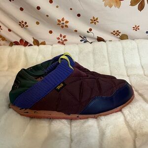 Teva x Cotopaxi W9 Red Multicolor Puffer Slipper Slip On Casual Camping Shoes